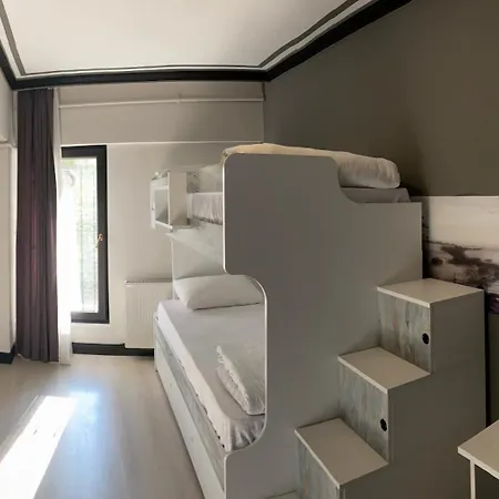 Global Aparthotel 2*